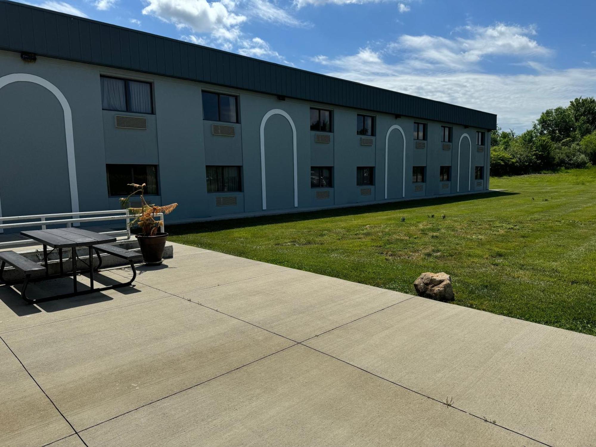 South Ridge Inn North Ridgeville Luaran gambar