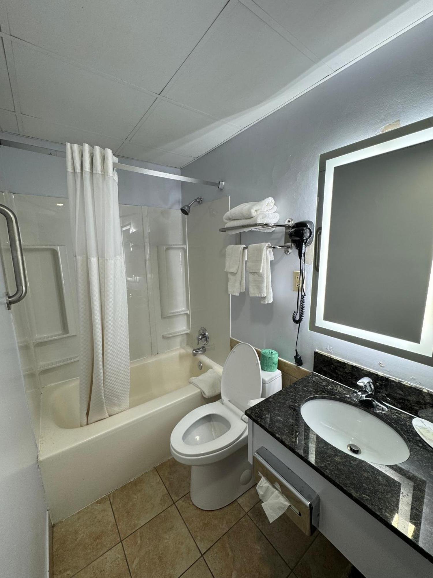 South Ridge Inn North Ridgeville Luaran gambar
